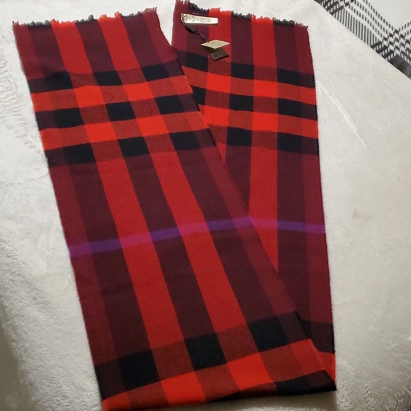 NWT Burberry - Picture 9 of 11